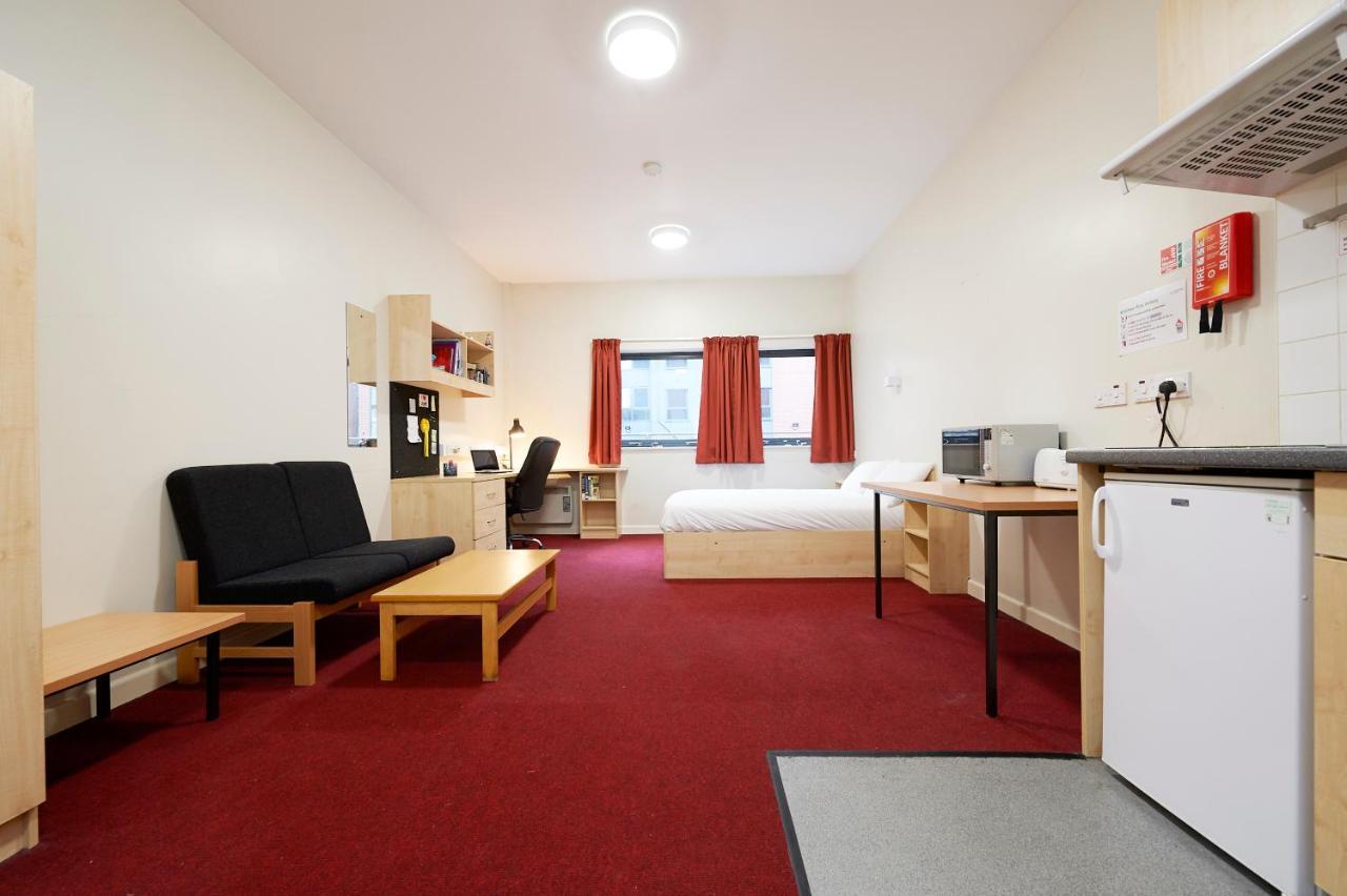 Rusholme Place Манчестер Экстерьер фото